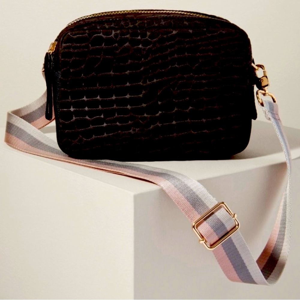 Crush-It Camera Bag in Black